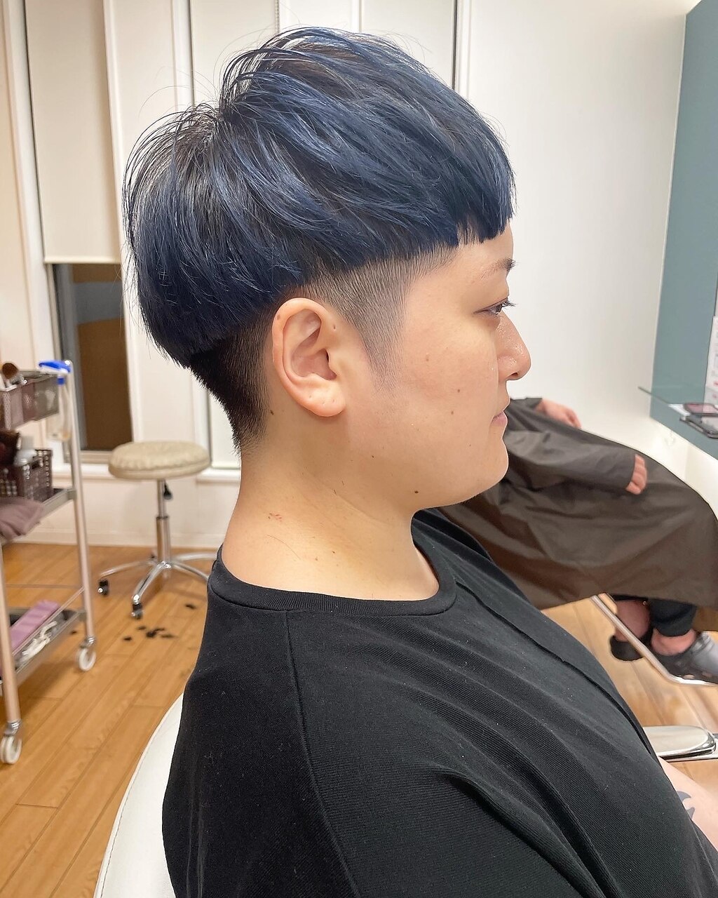 刈り上げマッシュ・ブルーグラデーション：L183200636｜クロエ バイ