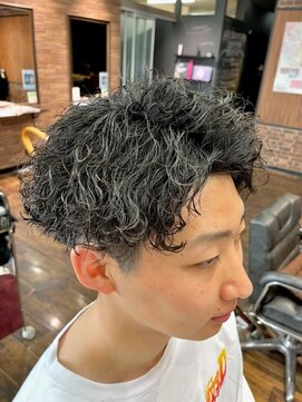 シャラク 羽広店(sharaku) 波巻きパーマスタイル