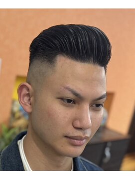 ピシャッとニ代目銀二郎 スキンフェード