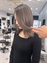 キング 高槻(K!ng)&nbsp;ハイライトカラーミルクティーベージュレイヤーカット