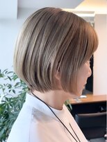 表参道白髪ぼかしくびれショートボブアッシュベージュ40代50代