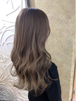 お客様一人ひとりの髪質・骨格・パーソナルカラーを見極めて、あなたに一番似合うスタイルをご提案します◎