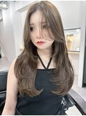 グレージュ×レイヤーカット