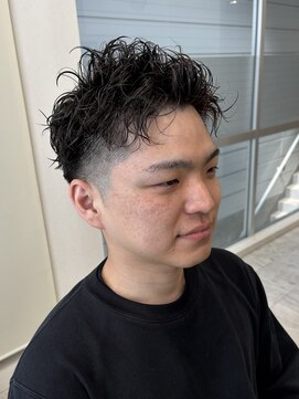 ブルーベイル(Blue Veil.) スーツ短髪ツーブロック束感黒髪ツイストパーマ流行/20代/30代