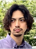 センターパートスパイラルパーマツーブロック刈り上げメンズヘア