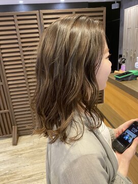 トレ(tre.) 甲子園口/髪質改善/白髪染め/ショート/酸性ストレート/美容室