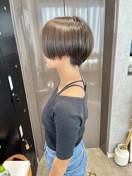 クエ(QUE) ショート/甘刈りハンサムショート/20代30代40代/横浜