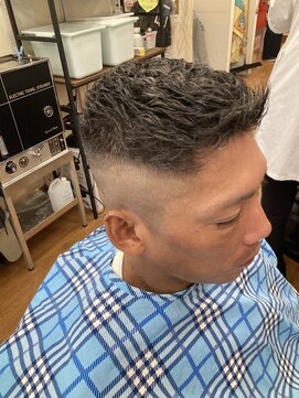 カットワン 竹の塚店(Cut-one) 緩パンフェード