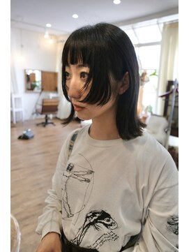 ムク(Muku) ステップカットと外はねボブ