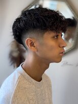 ブレイズ(BLAZE)&nbsp;スペインカールスキンフェードバーバースタイルスパイラルパーマ