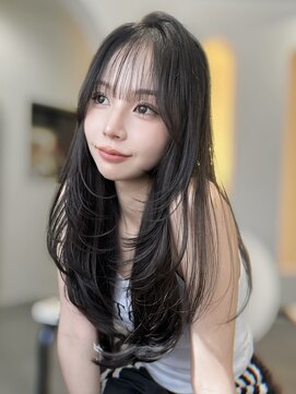 ハチ(HACHI) 大流行中!今っぽ韓国式レイヤーカットでアンニュイな雰囲気に♪