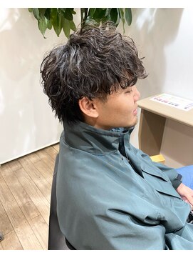 ハチ(hachi) メンズパーマ