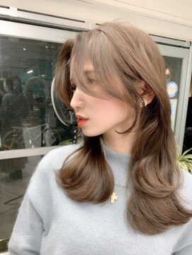 リー 四ツ橋(Lee) 顔まわりカット/前髪カット/レイヤーカット/カラー