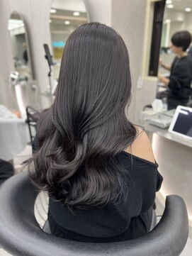 ロール 博多(Role) レイヤーカット/髪質改善/ミディアム/透明感