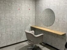 左も右も同一人物、何年も髪が細くならず、太いまま育ちます。