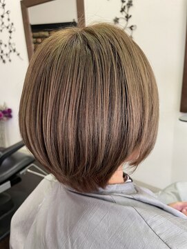 ヘアデザイン グロス(Hair Design GLOSS) ショートレイヤー