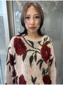 ウルフカット×ミルクティーベージュルーツカラー