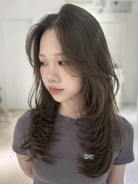 ヨロ 上野(YOLO) ハイライトカラーミルクティーベージュレイヤーカット