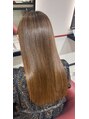 エクリ(equri×SHISEIDO) 女性の方はトリートメントやカラーでツヤツヤにします♪