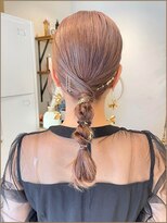 シロ(.siro)&nbsp;韓国風ハイトーン× 金箔ヘアアレンジ