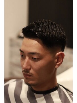 バーバーショップ レガロ(REGALO) 8:2スキンフェードスタイル