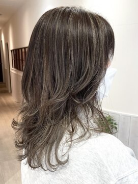 ネオリーブソラ 相模大野店(Neolive sola) 白髪ぼかしハイライト/グレージュカラー