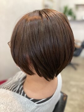 ロッサ(rosa) 煌めくショートスタイル