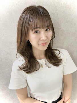 フルール(Fleur) 韓国風レイヤーカット 小顔シースルーバング ベージュカラー