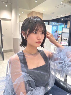 カイノ 南青山店(KAINO) 小顔ミディアム/外はね/グレージュ