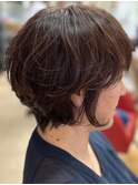 大人可愛い30代40代50代 ワンサイドひし形ショートボブ