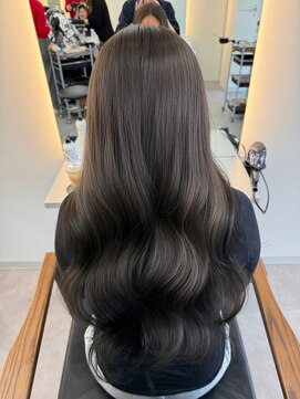 リエンスクレア(RIENS xrea) 透明感カラー*オリーブグレージュ*艶感たっぷり*担当:山本優舞