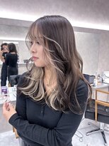 キング 心斎橋店(K!ng)&nbsp;ハイライトカラーミルクティーベージュレイヤーカットオルチャン