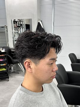 ガオプロデュースバイレボ(gao produced by revo) フェザーパーマカルマパーマ毛流れビジネスパーマ社会人刈り上げ