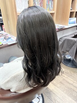 クネア(kunea) オリーブカラー/透明感