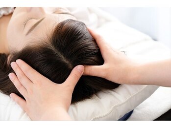 ヘアートゥリース 武蔵小杉店(hair trees)の写真/ヘッドスパ人気サロン◎至福のひとときを過ごせます。熟練テクニックでリフトアップ＆リフレッシュ効果を♪
