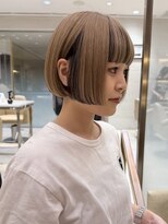 ピークアブー 銀座中央通り(PEEK-A-BOO)&nbsp;ライン感ミニボブ×フェイスフレーミングベージュ