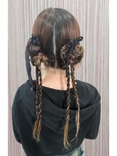 ベルグロー 北新地(BELLEGROW)&nbsp;ツインお団子・細三つ編み｜梅田・北新地ヘアセット