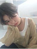 [MINX松下]センターパートとハイライトがおしゃれなショート
