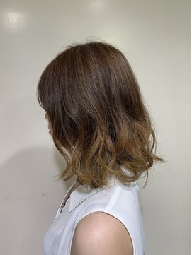 アズール 草加(azule) 赤味を抑えたグレージュのグラデーションカラー