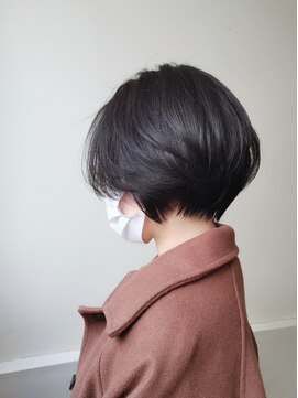 ダリ 本店(DAHLI) 前髪長めのふんわり髪質改善ショートボブ