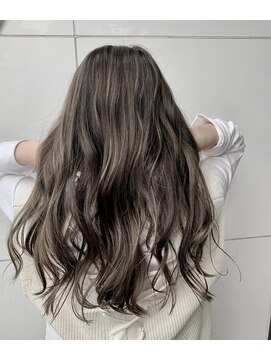 リヴィーダ(LIVIDA) ハイライトグレージュ×LIVIDA