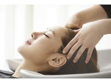 頭皮ケア.リフトアップ.髪質改善.リラックス*嬉しい効果がたっぷり！！ヘッドスパで癒しを◎