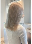ホワイトベージュカラー/切りっぱなしボブ