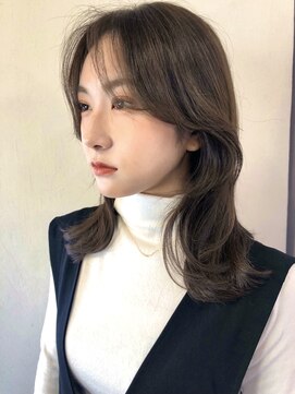 リコバイアフロート(riko by afloat) 流れるお顔周りの韓国風くびれヘア