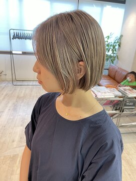 コワファーストナガサキシャンプーボーイ(COIFF1RST NAGASAKI SHAMPOO BOY) 大人可愛い20代30代40代黒髪前下がりショートボブ丸みショート◎