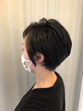 アトリエジーデーパリ 宮の沢店(Atelier JD PARIS) 黒髪スタイリッシュショート