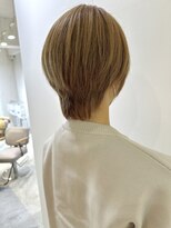 ルイス 宝塚(Luis)&nbsp;大人可愛い20代30代40代小顔 ベージュカラーショートマッシュ