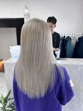 ダイアモンドリリーキートス(Diamond Lily kiitos) White silver