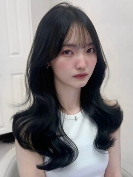 ユニ 原宿(uni) 韓国ヘアロングレイヤーカットくびれヘアブルーブラック前髪原宿
