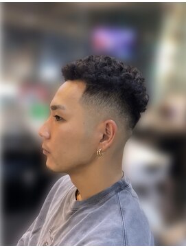 バーバーショップライズ 2nd(barber shop RAIzE) ショートアフロ×フェード